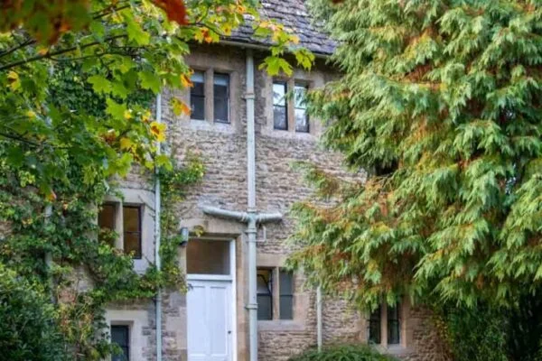 Smaller_Tranquillity-and-Insight-Retreat-in-Oxfordshire-26-768x512